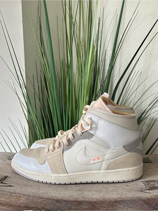 Jordan Other - Air Jordan 1 Mid Se Craft Inside Out Sneakers